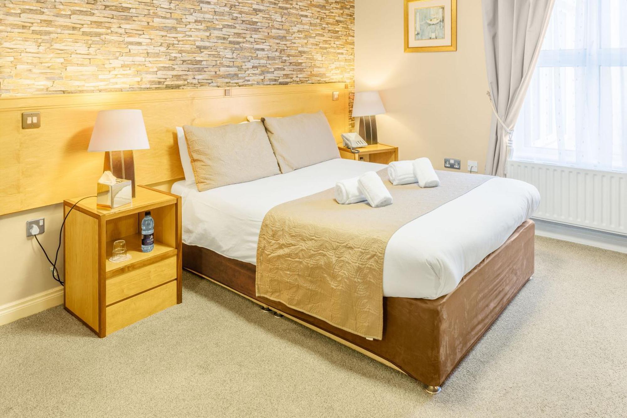 Kilmorey Arms Hotel Kilkeel Extérieur photo