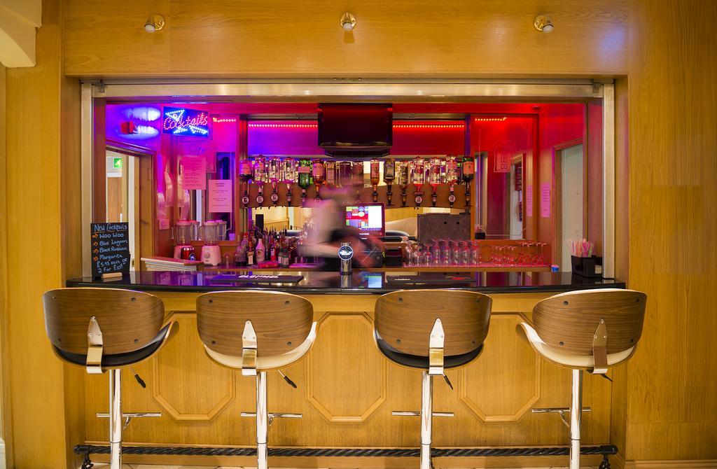 Kilmorey Arms Hotel Kilkeel Extérieur photo